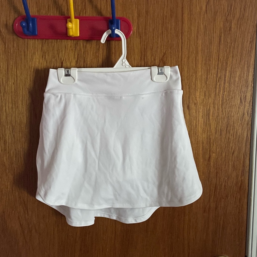 Gilly Hicks white skort